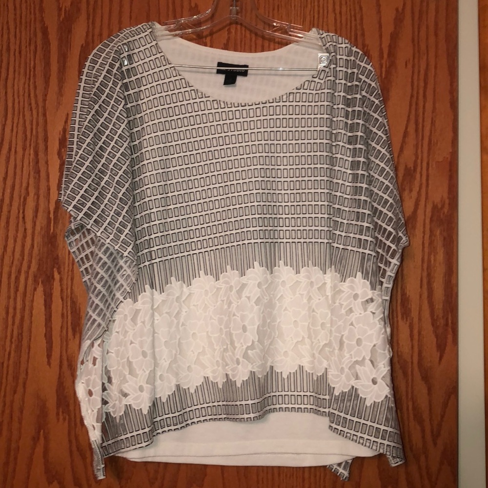 NWOT short sleeve flowy top